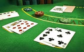 Mesin slot dengan berbagai tema berwarna-warni yang menarik untuk hiburan cepat dan seru